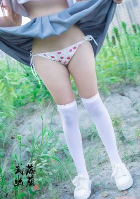 蜜桃中文去日幕